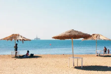 Şıx çimərliyində şlaqbaumlar götürüldü, sahibkarlara xəbərdarlıq edildi