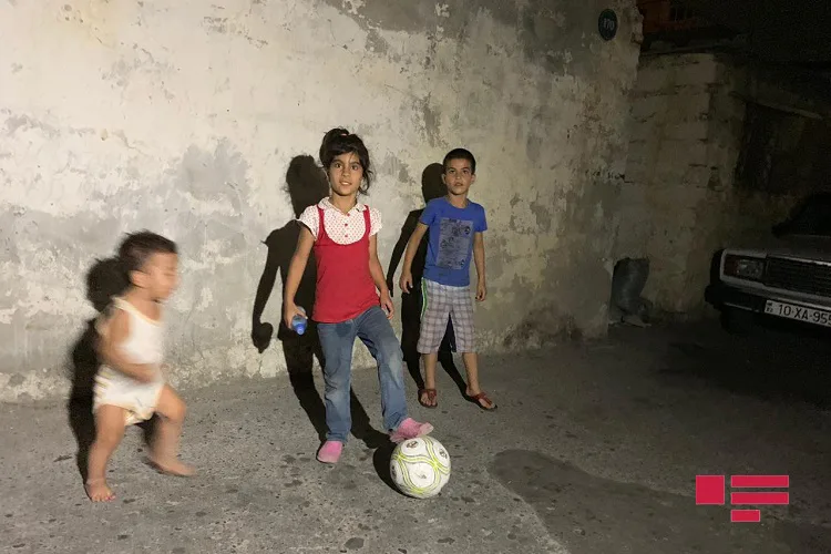 İtkin düşmüş 9 yaşlı qız tapılıb - FOTO - VİDEO