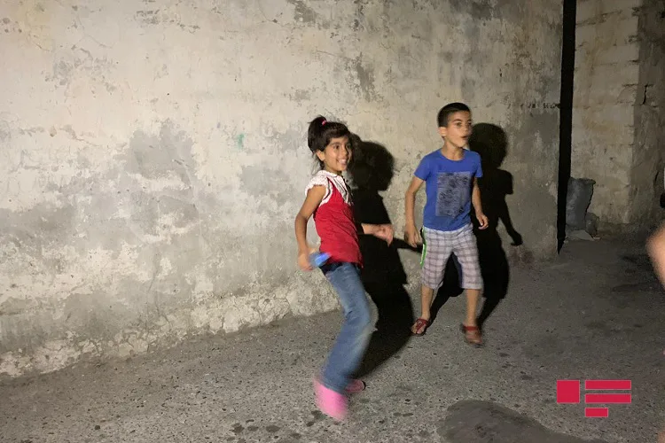 İtkin düşmüş 9 yaşlı qız tapılıb - FOTO - VİDEO