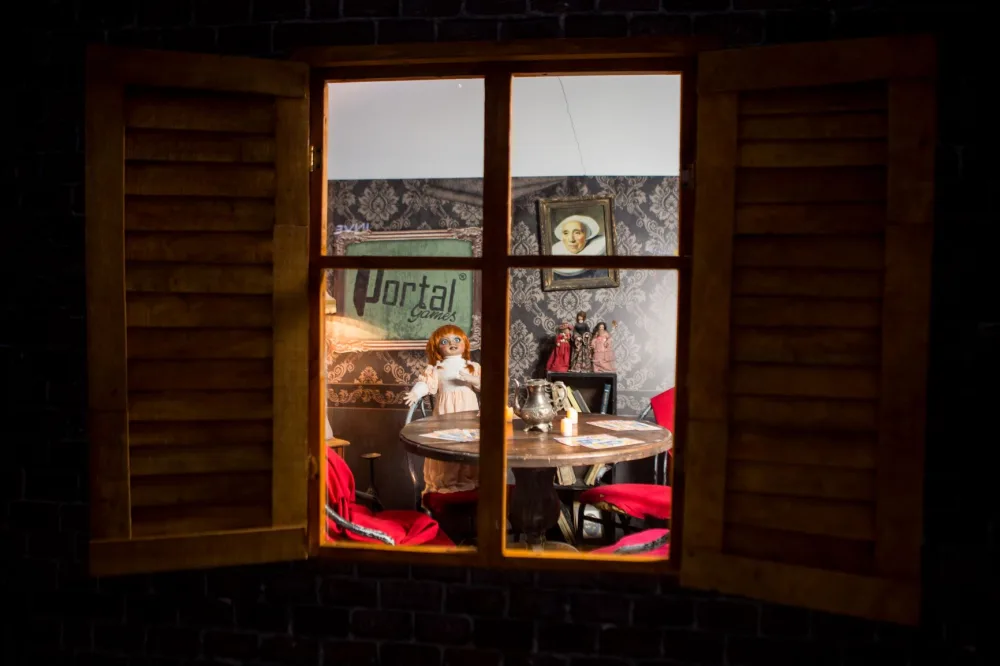 Lənətlənmiş gəlincik - BAKI SAKİNLƏRİNİ QORXUTDU - FOTO - VİDEO