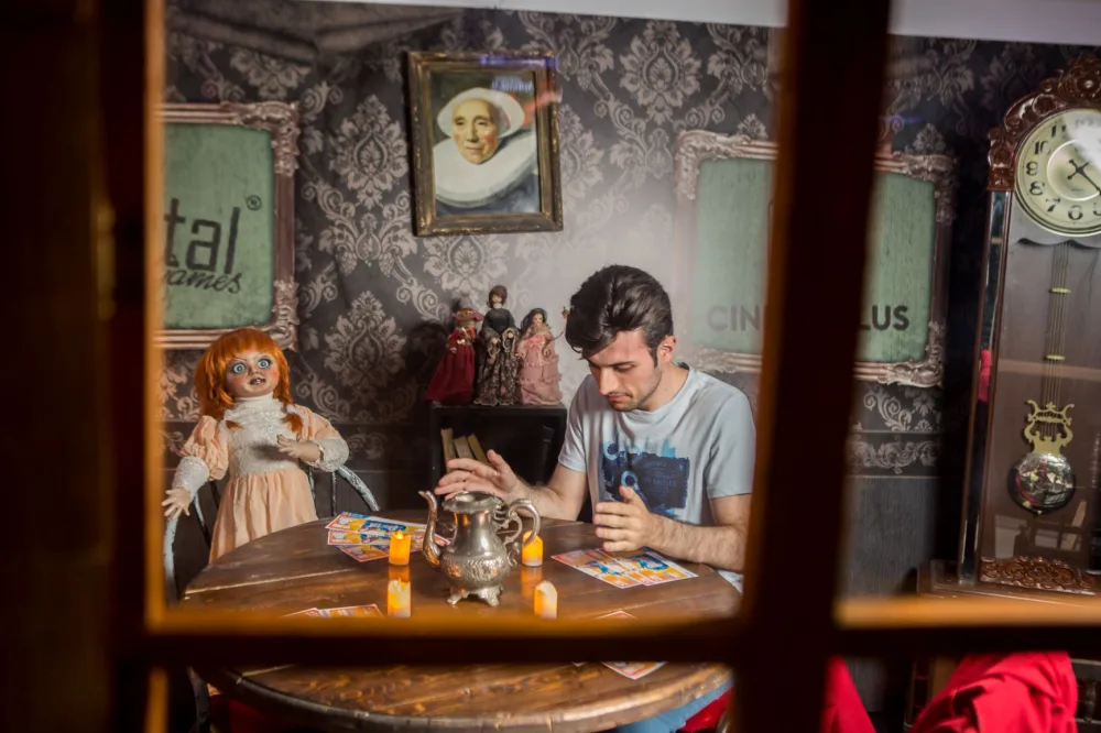 Lənətlənmiş gəlincik - BAKI SAKİNLƏRİNİ QORXUTDU - FOTO - VİDEO