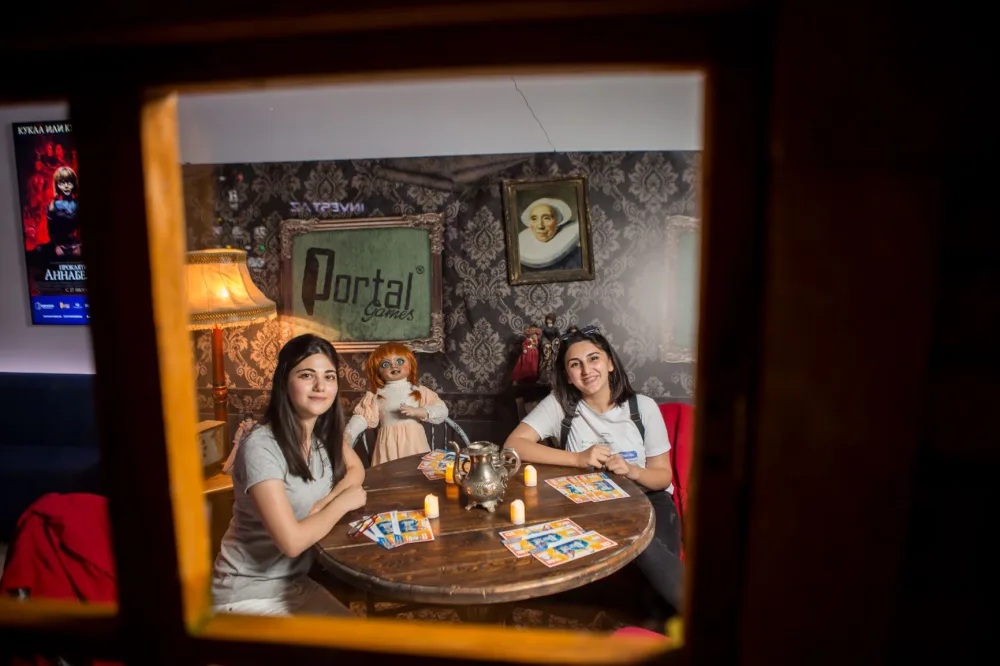 Lənətlənmiş gəlincik - BAKI SAKİNLƏRİNİ QORXUTDU - FOTO - VİDEO