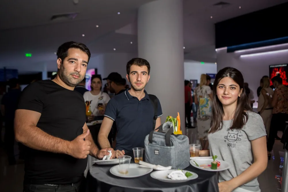 Lənətlənmiş gəlincik - BAKI SAKİNLƏRİNİ QORXUTDU - FOTO - VİDEO