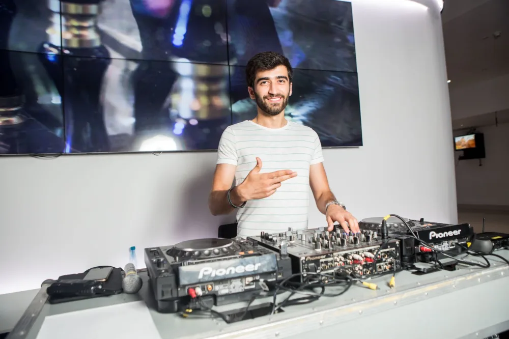 Lənətlənmiş gəlincik - BAKI SAKİNLƏRİNİ QORXUTDU - FOTO - VİDEO