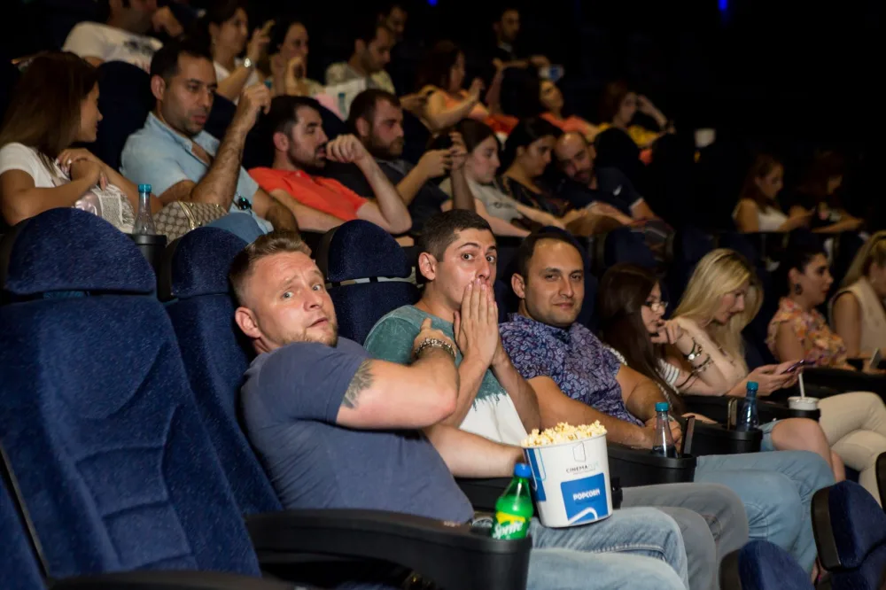 Lənətlənmiş gəlincik - BAKI SAKİNLƏRİNİ QORXUTDU - FOTO - VİDEO