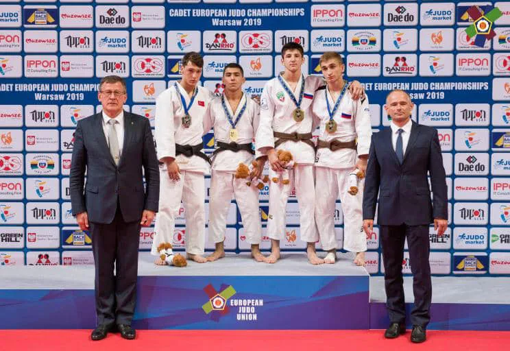 Məktəblimiz Avropa çempionatının qalibi olub