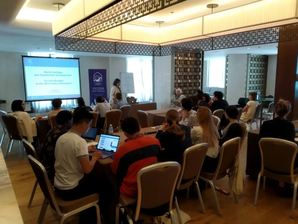 Dünya İrs Mərkəzinin direktoru Bakıda təqdimat etdi - Foto