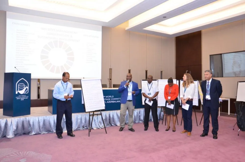 Bakıdakı abidələri Dünya İrsi Forumunda - MÜZAKİRƏ