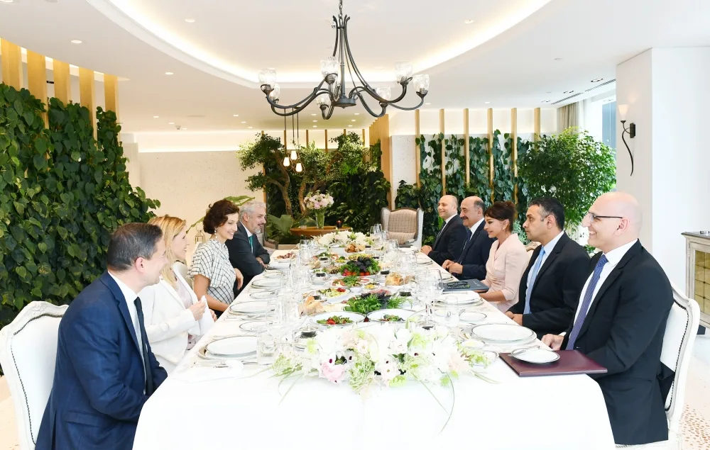 Birinci vitse-prezident UNESCO-nun Baş direktoru ilə görüşüb