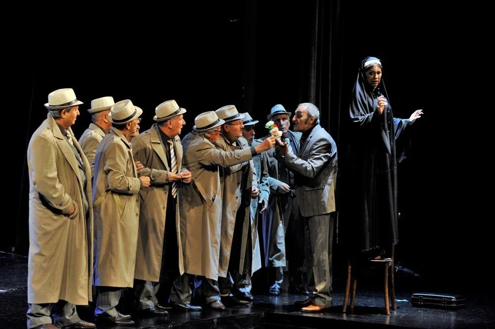 Milli Dram Teatrında “Dəli yığıncağı” tamaşası - nümayiş olunub - FOTO