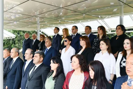 Mehriban Əliyeva hərbi qulluqçuların ehtiyata buraxılması mərasimində - FOTOLAR - YENİLƏNİB