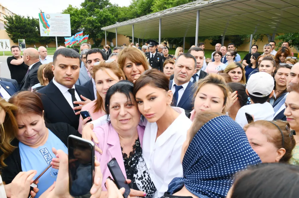 Mehriban Əliyeva hərbi qulluqçuların ehtiyata buraxılması mərasimində - FOTOLAR - YENİLƏNİB