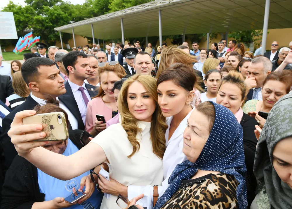 Mehriban Əliyeva hərbi qulluqçuların ehtiyata buraxılması mərasimində - FOTOLAR - YENİLƏNİB