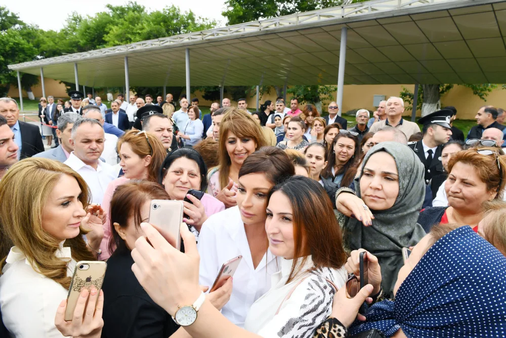 Mehriban Əliyeva hərbi qulluqçuların ehtiyata buraxılması mərasimində - FOTOLAR - YENİLƏNİB