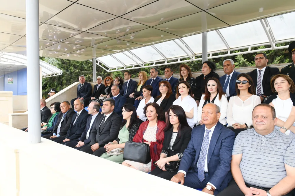 Mehriban Əliyeva hərbi qulluqçuların ehtiyata buraxılması mərasimində - FOTOLAR - YENİLƏNİB