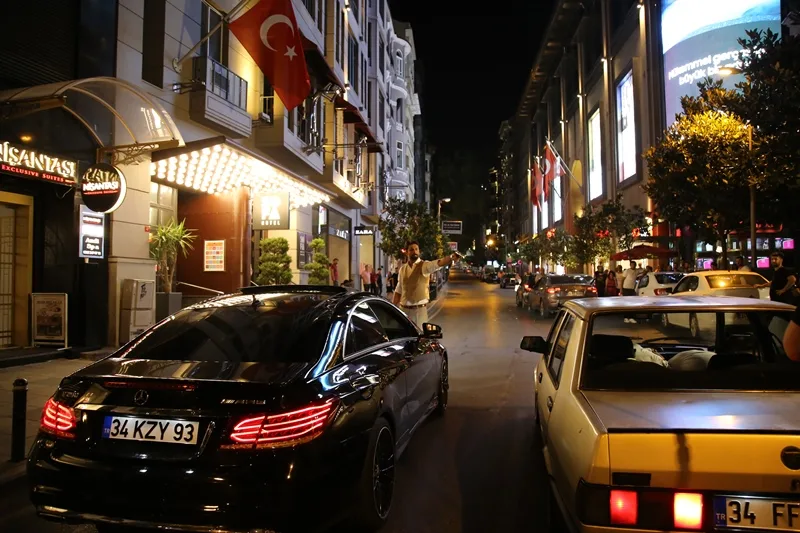 Azərbaycanlı xanımın layihəsi Türkiyəni ŞOKA SALDI - – KÜÇƏDƏ MAŞIN GÜLLƏLƏNDİ