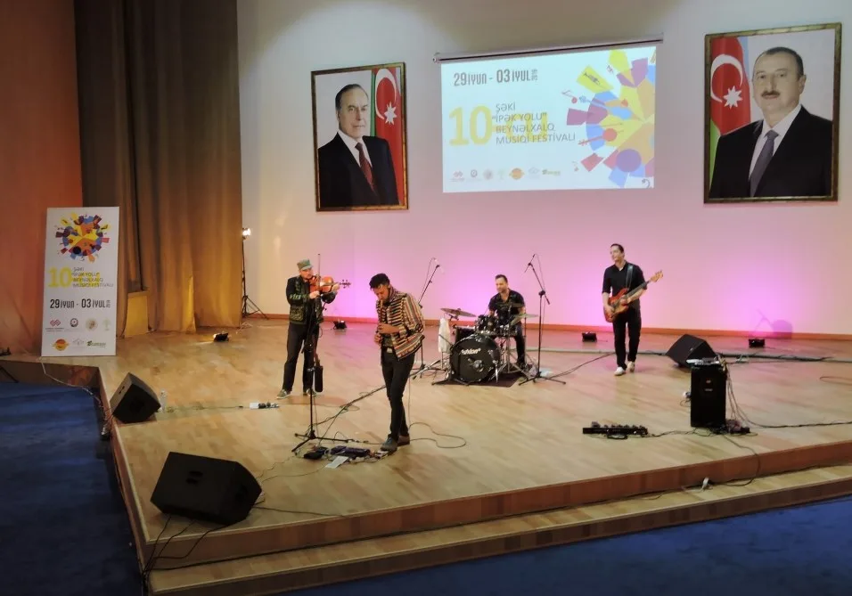 Macarıstanın instrumental qrupu Şəki festivalında çıxış edib