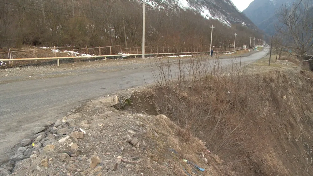 Qax-İlisu yolu yenidən qurulur - FOTO