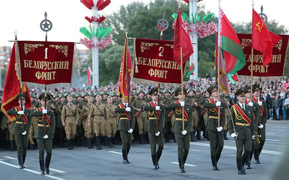 Hərbçilərimiz Minskdə keçirilən hərbi paradda iştirak ediblər - FOTO