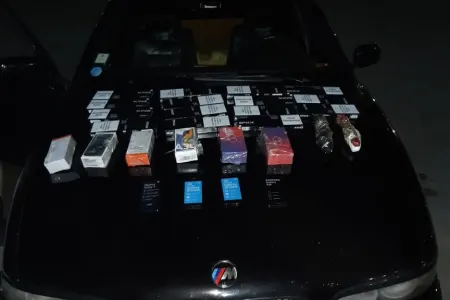 Gömrükdə siqaret, mobil telefonlar və aksesuarlar - AŞKARLANIB