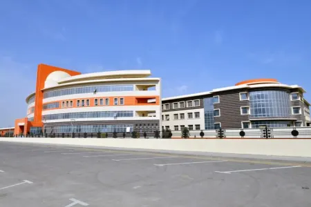 Bakı Ali Neft Məktəbinin “Məzun günü” keçirilib - FOTO