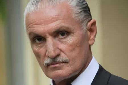 Prezident Xalq artistinə ev verdi