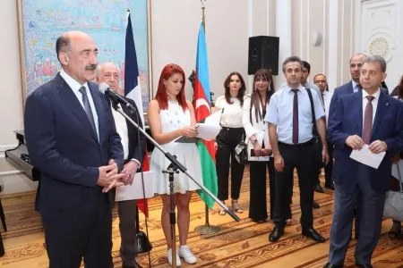 Fransa-Azərbaycan arxeoloji qazıntılarının 10 illiyinə həsr olunan - SƏRGİ AÇILIB - FOTO