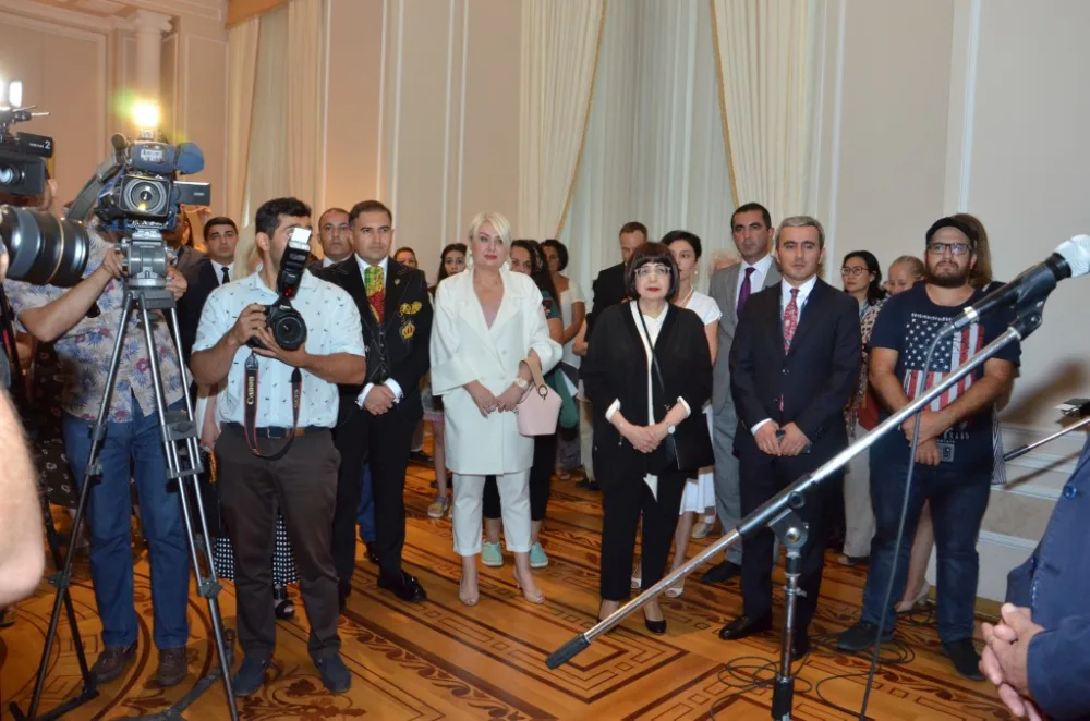 Fransa-Azərbaycan arxeoloji qazıntılarının 10 illiyinə həsr olunan - SƏRGİ AÇILIB - FOTO