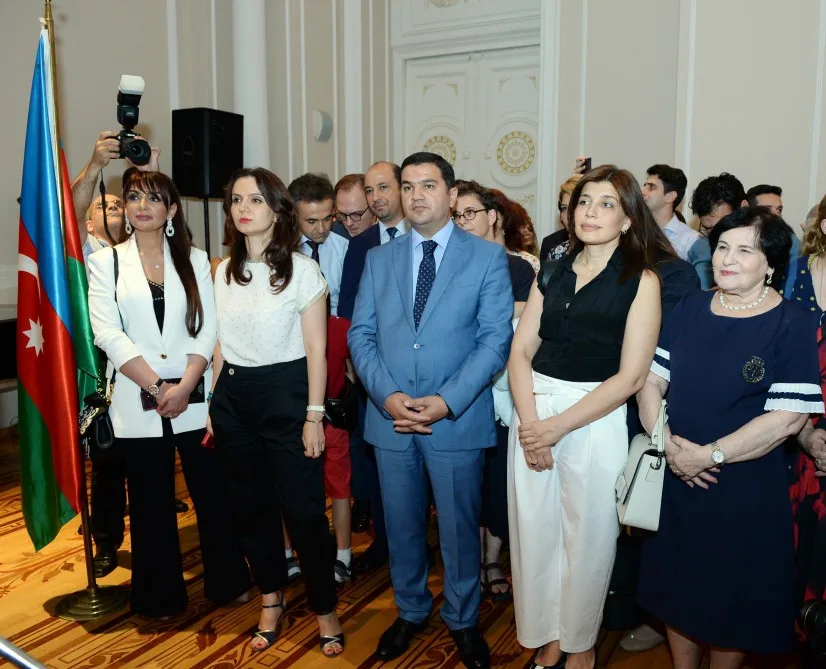 Fransa-Azərbaycan arxeoloji qazıntılarının 10 illiyinə həsr olunan - SƏRGİ AÇILIB - FOTO