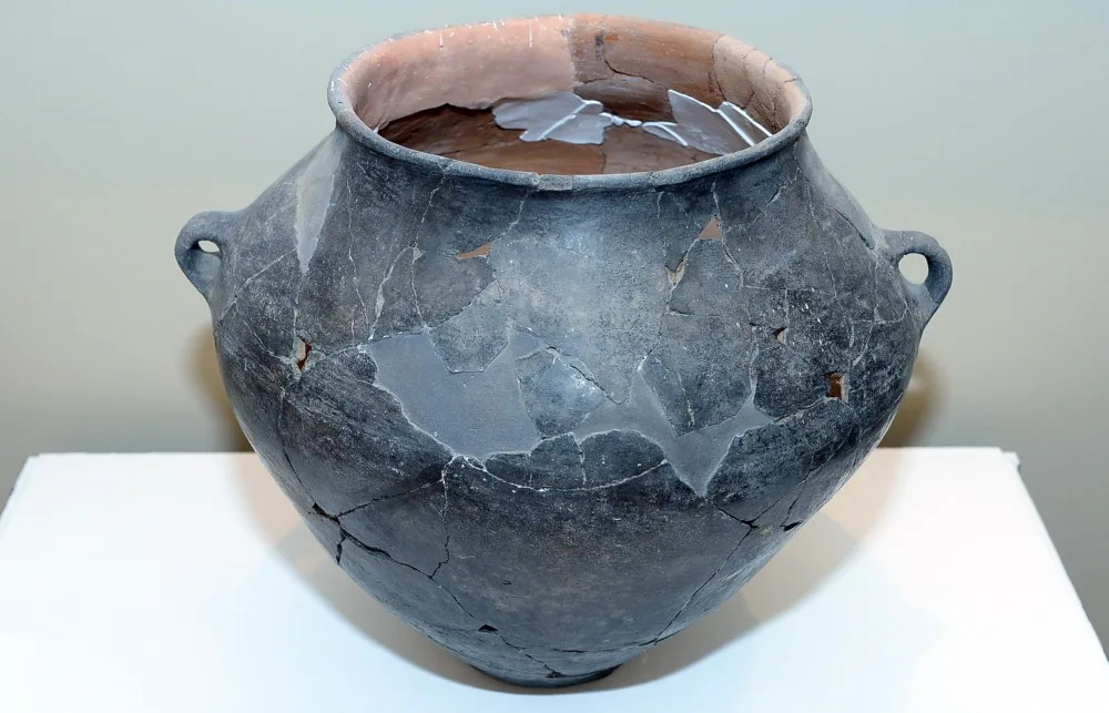 Fransa-Azərbaycan arxeoloji qazıntılarının 10 illiyinə həsr olunan - SƏRGİ AÇILIB - FOTO