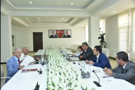 Azad Rəhimov vətəndaşlarla görüşüb