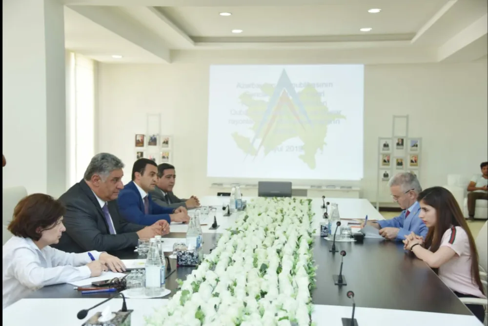 Azad Rəhimov vətəndaşlarla görüşüb