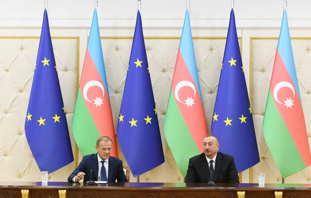 Prezident İlham Əliyev və Donald Tusk mətbuata bəyanatlarla çıxış ediblər
