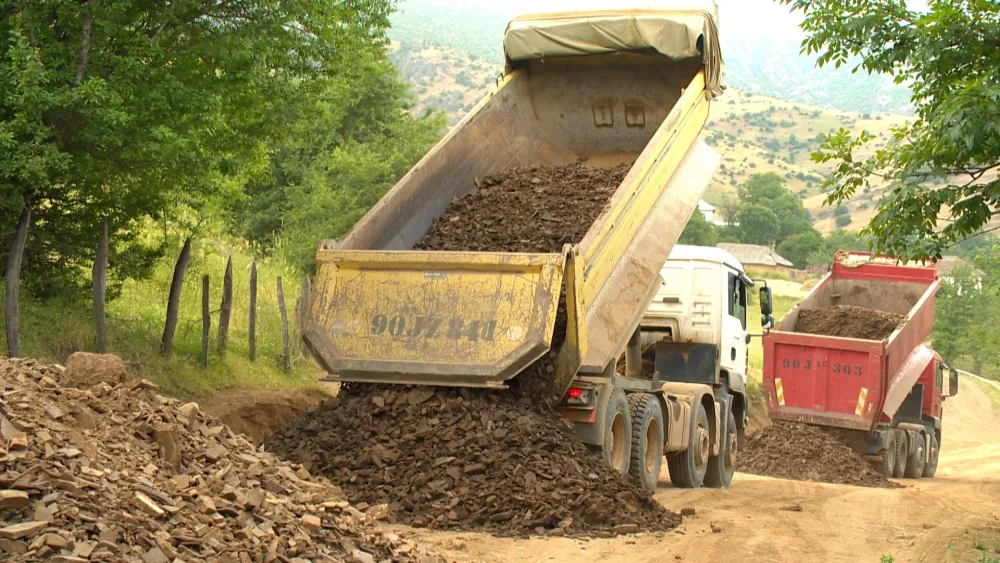 Lerik--Zərdəbərə avtomobil yolu yenidən qurulur - FOTOLAR