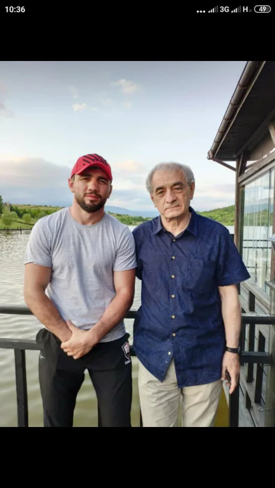 Fəxrəddin Manafov Şamaxıda həyat yoldaşı ilə - FOTO