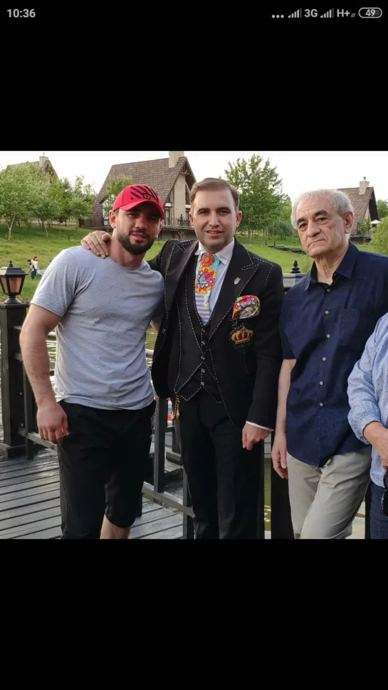 Fəxrəddin Manafov Şamaxıda həyat yoldaşı ilə - FOTO