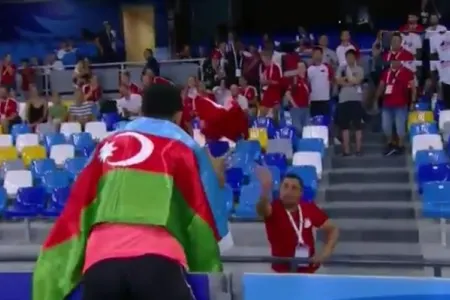 İdmançımız Türkiyə bayrağını ucalara qaldırdı - -Azərbaycanlı çempiondan jest