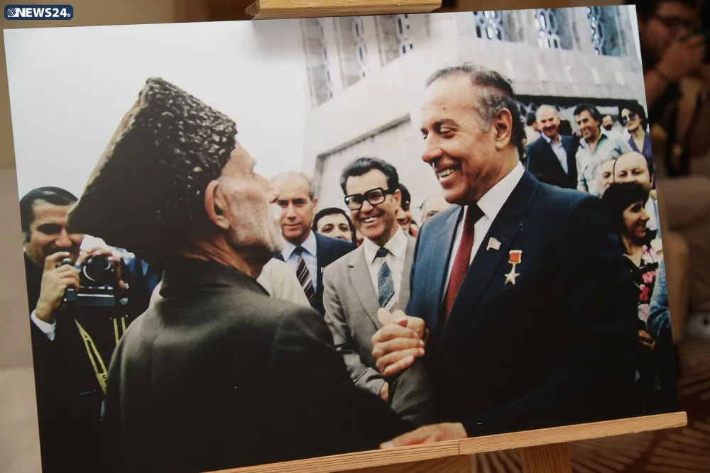 Əli Həsənov: "Heydər Əliyev milli dövlətçiliyimizin xilaskarıdır"