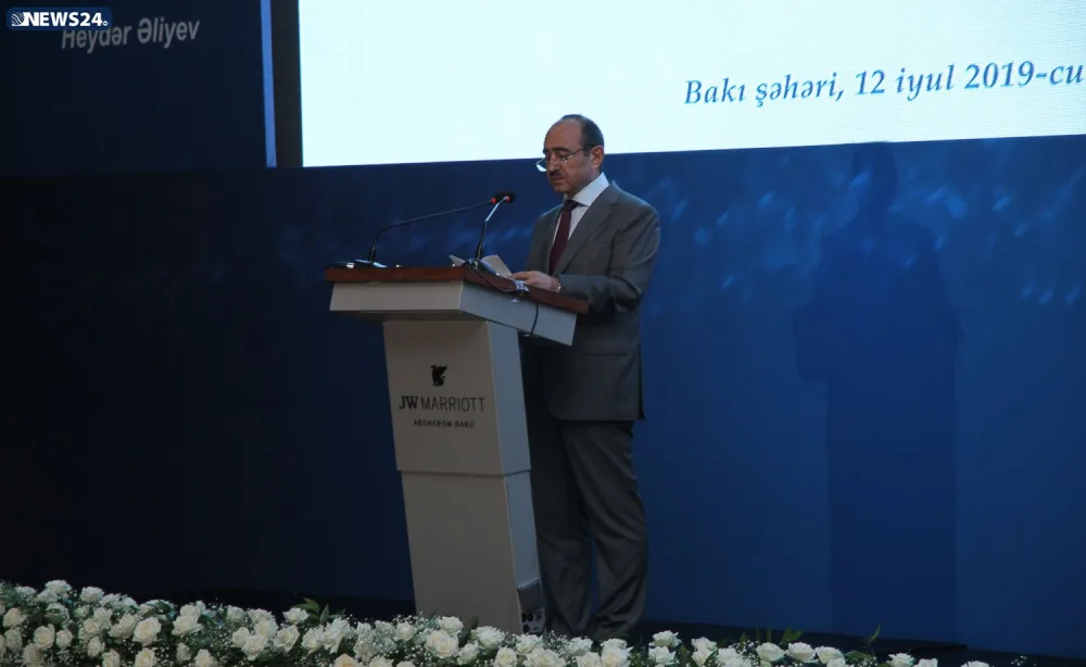 Əli Həsənov: "Heydər Əliyev milli dövlətçiliyimizin xilaskarıdır"