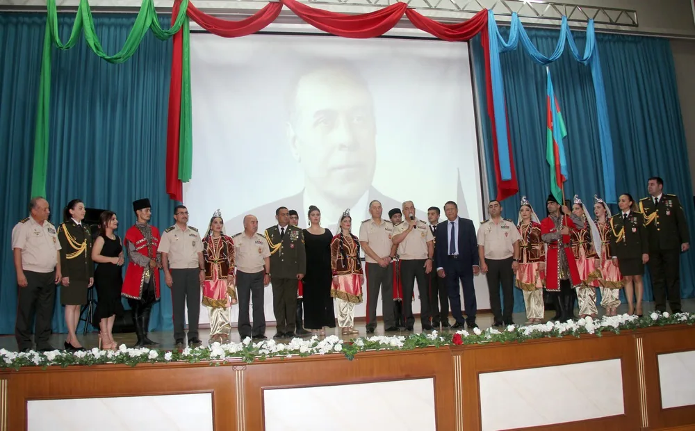 Azərbaycan Ordusunda Heydər Əliyevin hakimiyyətə gəlməsinin 50-ci ildönümü - QEYD OLUNDU