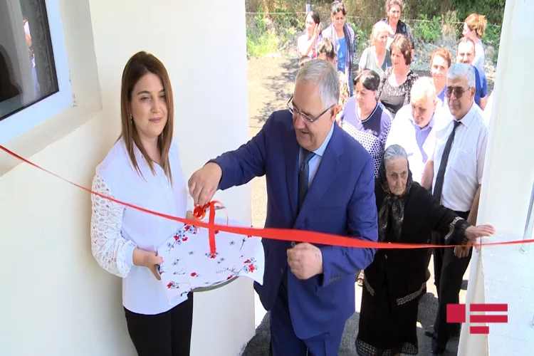Heydər Əliyev Fondunun Ağdamda şəhid ailəsi üçün tikdiyi ev istifadəyə verilib