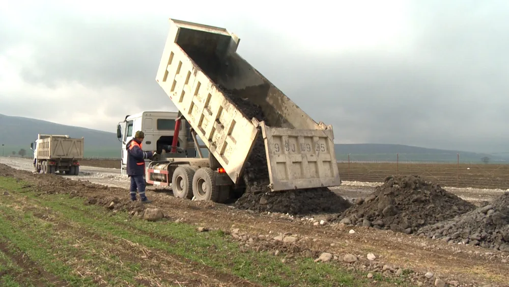 Oğuzda 32 kilometrlik yolun yenidənqurulma işləri - YEKUNLAŞIR - FOTO