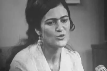 Tanınmış şairə vəfat etdi