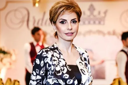 Azərbaycanlı aparıcı: - “Sən yuxularımda qaldın” - FOTO