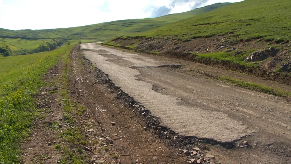 Gədəbəydə yerli əhəmiyyətli yol - YENİDƏN QURULUR