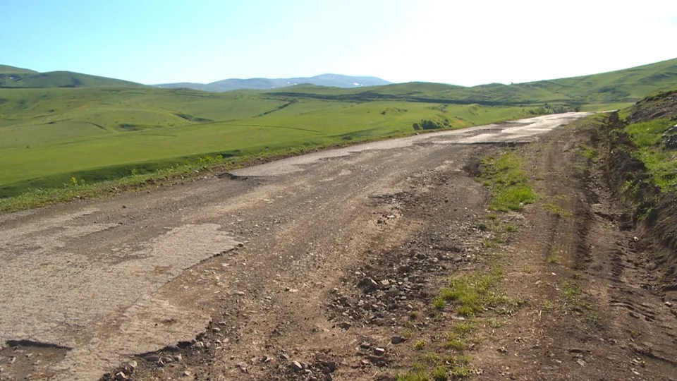 Gədəbəydə yerli əhəmiyyətli yol - YENİDƏN QURULUR