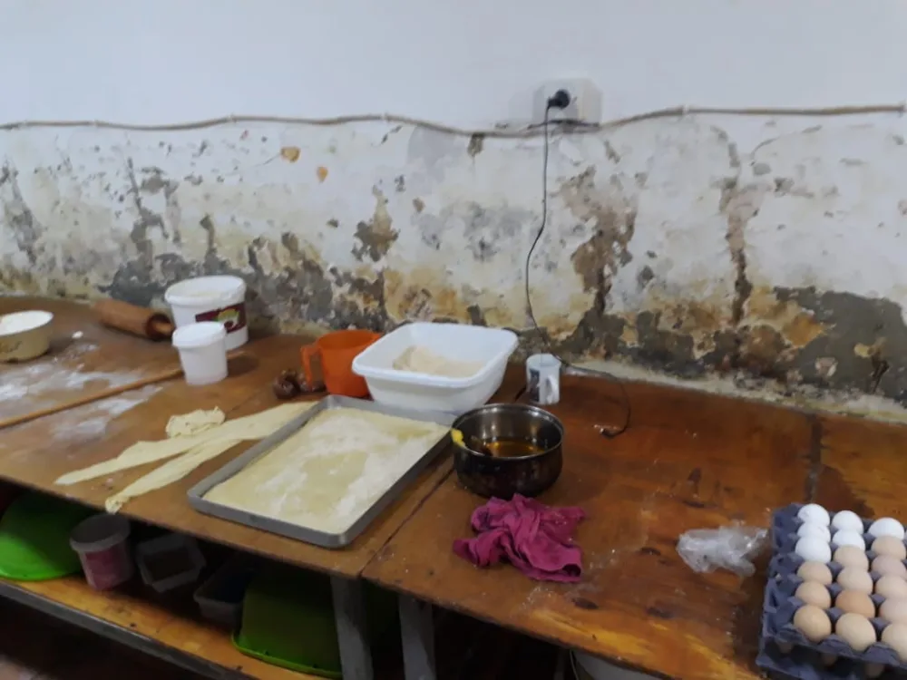 Bakıda antisanitar şirniyyat sexi - BAĞLANDI