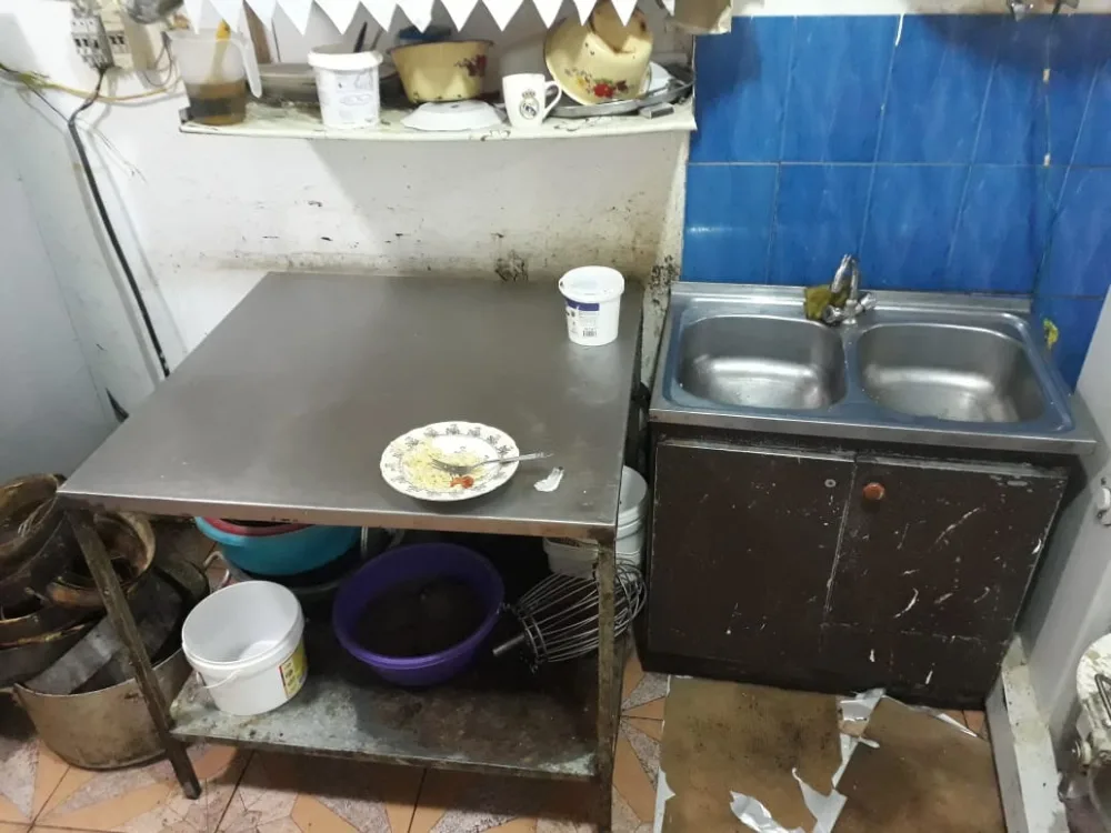 Bakıda antisanitar şirniyyat sexi - BAĞLANDI