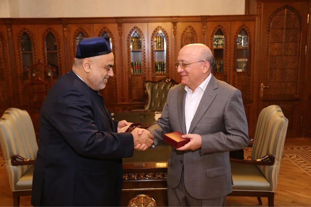 Allahşükür Paşazadəyə medal verildi - FOTO