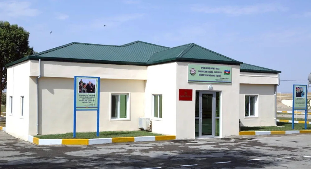 Zakir Həsənov cəbhədə: Aprel şəhidinin ailəsi ilə görüşdü - FOTO - VİDEO